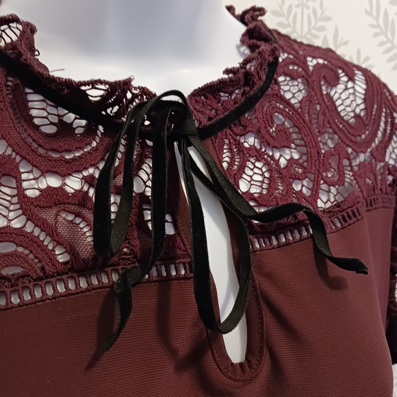 Lace Turtleneck Top - Picture 6 of 6